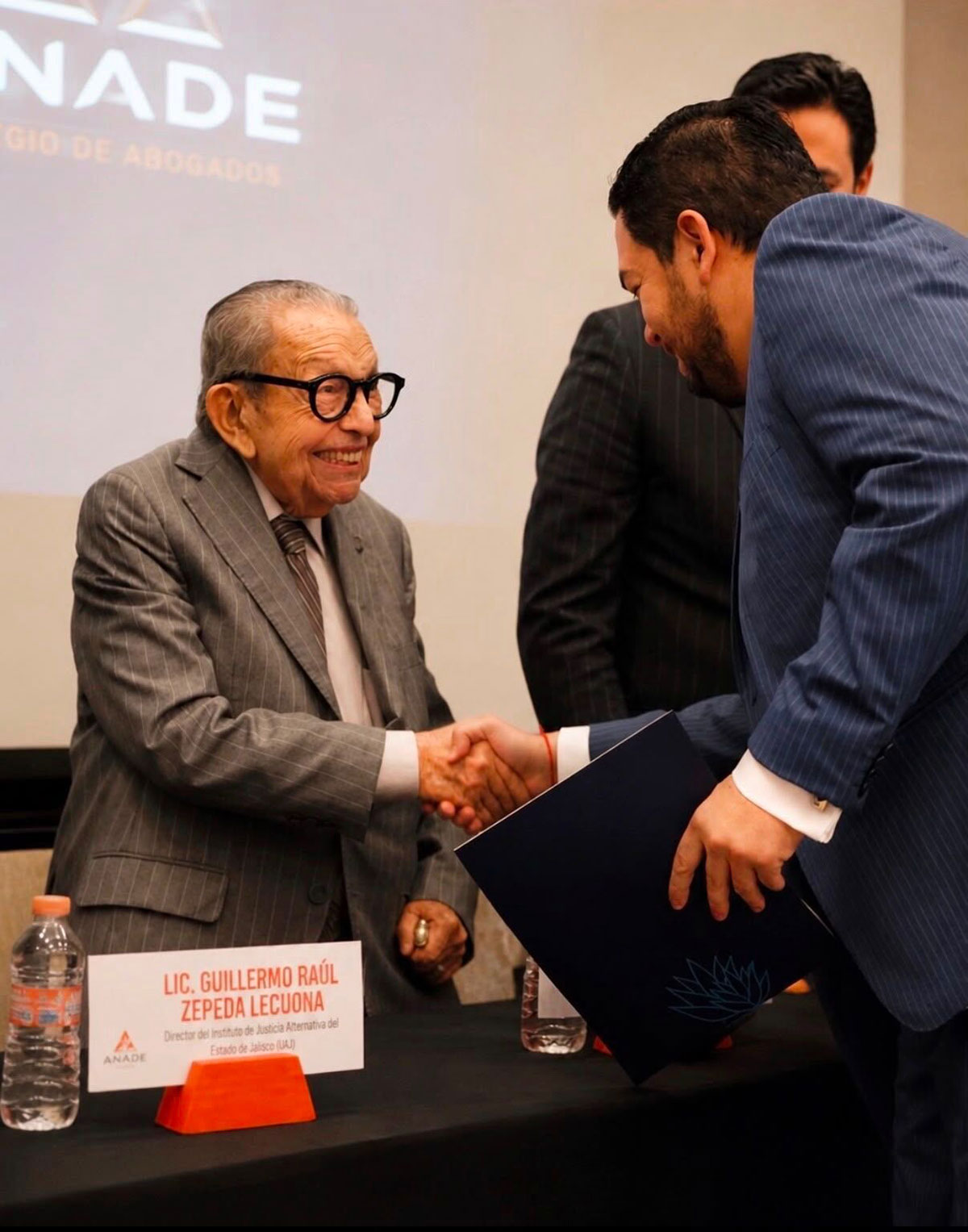 Reconocimiento-de-Oscar-Palomino-como-Abogado-Certificado-ANADE-2026